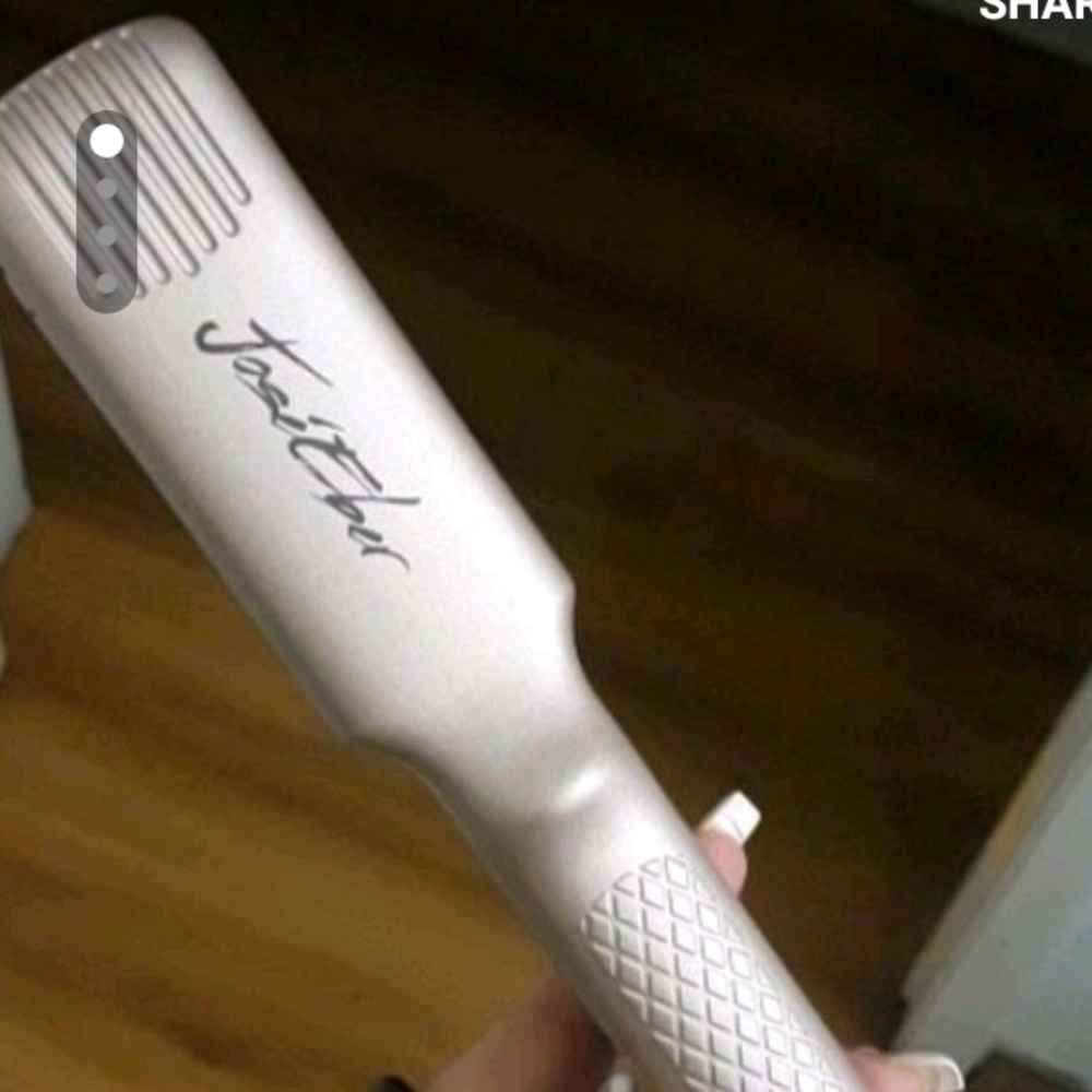 Jose Eber Vibrating hair straightener